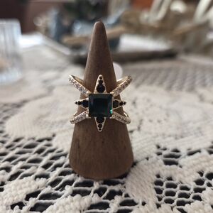 NWT Gold and Gteen Stone Ring